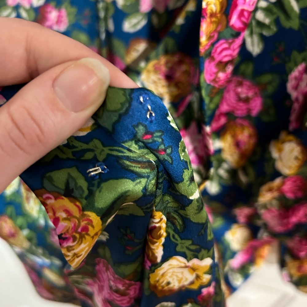 Victoria’s Secret Gold Label Robe Silk Floral No Belt Button Pockets One Size - Picture 6 of 8